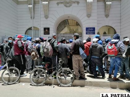 Trabajadores de Avance de Obras bloquearon el GAMO / LA PATRIA