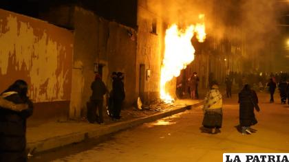 Los vecinos trataron de quemar la casa con dos familiares del acusado dentro /APG