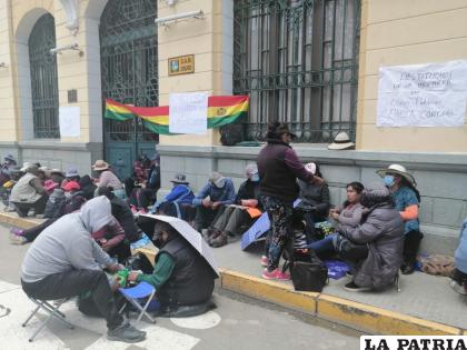 Trabajadores continúan movilizados en puertas del GAMO /LA PATRIA
