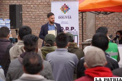 Ministro de Gobierno, Eduardo Del Castillo estuvo en la entrega /cortesía