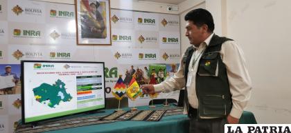 El director departamental del INRA Oruro, Wuilder Condori durante su informe/LA PATRIA  
