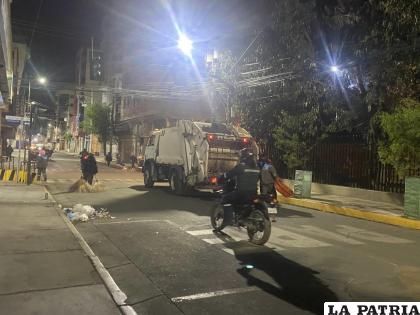 Servicio del carro basurero se retoma el martes y en la zona Sur desde el miércoles por el feriado/Referencial EMAO 