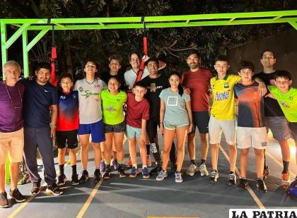 Los deportistas bolivianos quieren mejorar su nivel en este curso internacional /Febosquash