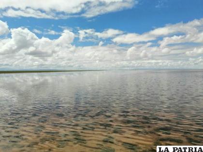 El objetivo es que llegue la mayor cantidad de agua desde el río Desaguadero /LA PATRIA  
