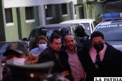 El gobernador de Santa Cruz, Luis Fernando Camacho el día que fue aprehendido / Archivo APG