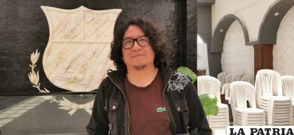 CARLOS VILLEGAS
??Como músico en este 2023 me gustaría que haya más espacios culturales, actividades referentes a conciertos en espacios abiertos como antes, cuando estos espacios se utilizaban para mostrar nuestro arte. Por ejemplo, en la Avenida Cívica, Plaza Castro y Padilla y otros espacios que sirvan de promoción?. 