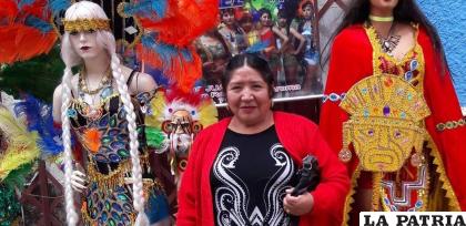 ANA MARÍA ZUNA FLORES 
??Como bordadores lo que esperamos para este año es una reactivación completa. Esperamos que haya mucho trabajo, aunque estamos con poco tiempo, pero es casi la única época para trabajar. Las manos maravillosas de los artesanos también es parte fundamental del Carnaval de Oruro?.  