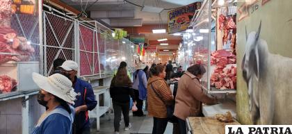 Comerciantes de carne de res y pollo piden abastecimiento /LA PATRIA 
