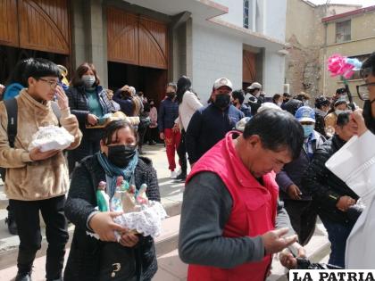 Bendición de las imágenes del niño Jesús / LA PATRIA
