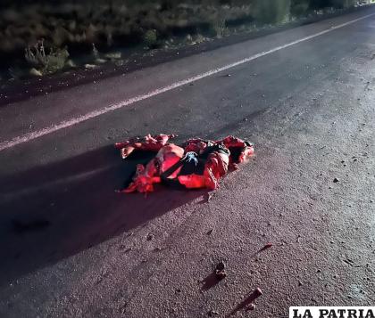 Los restos fueron traslados a la morgue del cementerio de Oruro /LA PATRIA 
