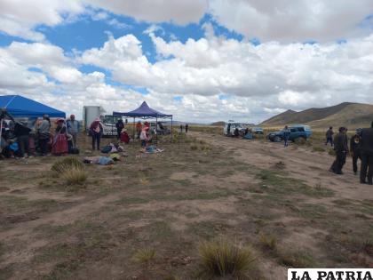 En medio de una singular actividad de convivencia se puso la piedra fundamental de la ciudadela /LA PATRIA