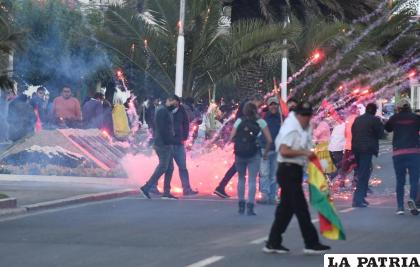 Hubo enfrentamientos al cierre de la marcha de protesta /APG
