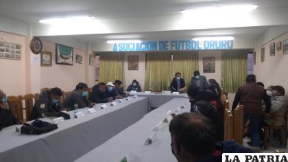 Solo 21 delegados asistieron a la reunión /LA PATRIA