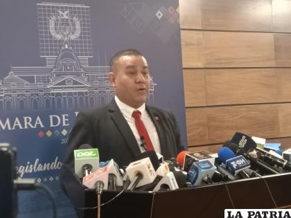 Los diputados de CC, Enrique Urquidi y del MAS, Anyelo Céspedes /LA PATRIA