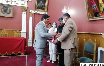 Ejecutivo Edil pide a las nuevas autoridades hacer gestión por Oruro /LA PATRIA
