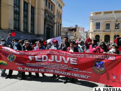 En contundente marcha, vecinos piden obras y proyectos de magnitud /LA PATRIA

