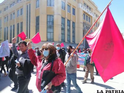 Vecinos se movilizan por las reivindicaciones orureñas /LA PATRIA