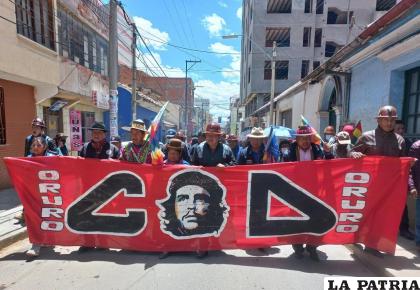 En algunas calles del centro de la ciudad se abrió campo con explosiones ruidosas/LA PATRIA
