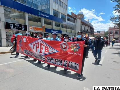 Varios sectores afines al gobierno participaron de la marcha 
/LA PATRIA