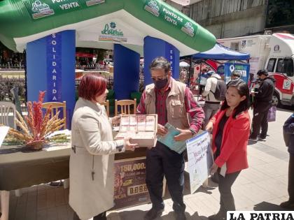 Entrega de los premios a los ganadores de la Lotería en Oruro
 /LA PATRIA
