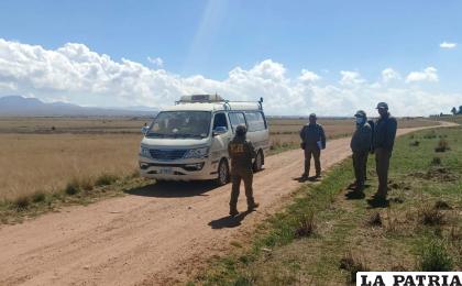 Fueron embestidos por un minibús en plena autopista /La Nación