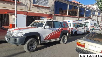  Bomberos socorrió a la víctima tras el incidente en el mercado Kantuta / LA PATRIA