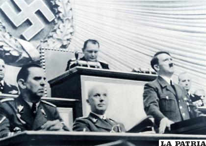 Hitler se dirige al reichtag el 1 de septiembre de 1936, justo antes de la invasión de Polonia / World History Archive /Cordon Press
