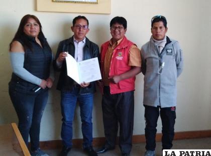 Una de las asociaciones que se consolidó es la de pelota de mano y raqueta /LA PATRIA