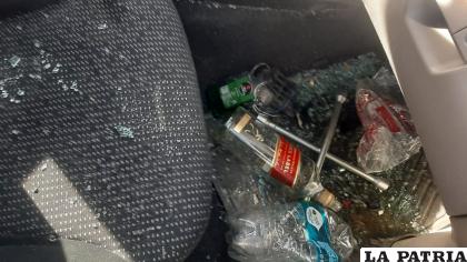 Hallaron bebidas alcohólicas dentro la camioneta /LA PATRIA