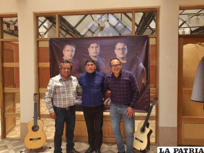 Los tres integrantes del grupo Acordes /  LA PATRIA