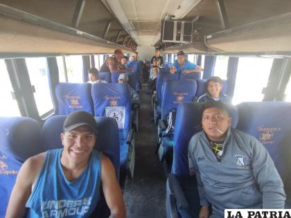 Jugadores de Oruro Royal a su retorno de Catavi luego del cotejo ante Rosario Central /Oruro Royal