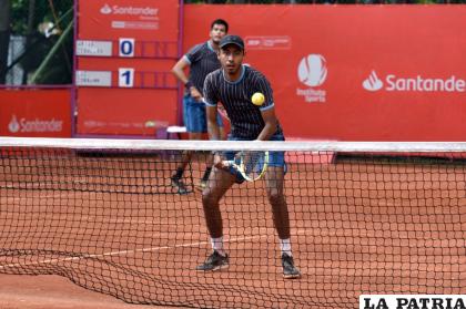 Los bolivianos Federico Zeballos y Boris Arias en plena competencia /Instituto Sports