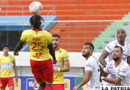 Real Santa Cruz y Palmaflor se enfrentarán el 3 de febrero /APG