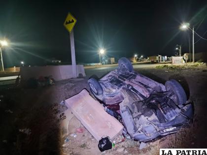 El motorizado terminó volcado a un lado de la vía /LA PATRIA