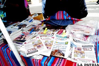 El periodiquito de LA PATRIA circuló en la feria de la Alasita en la ciudad de La Paz /Franz Chávez