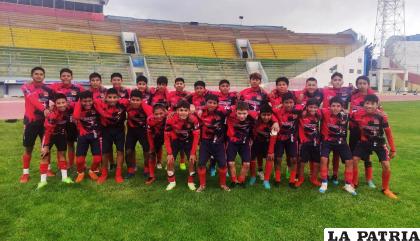 Integrantes del equipo Zanca se alistan para el torneo nacional Sub-13 /LA PATRIA
