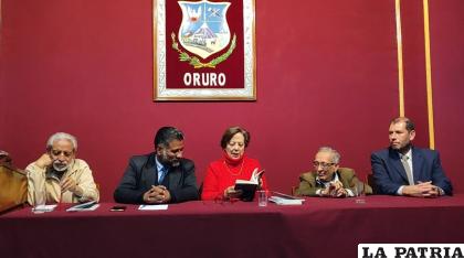 Tertulia sobre las obras de María Cristina Botelho /UNPE