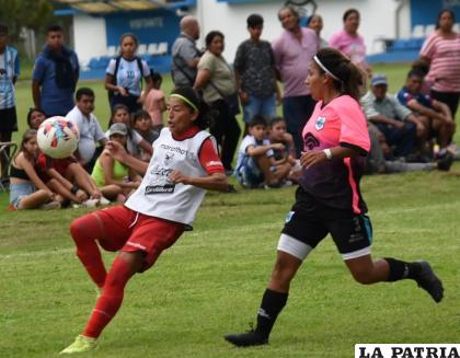 Una acción del cotejo que disputó la selección femenina contra Gimnasia y Esgrima /Club Gimnasia y Esgrima
