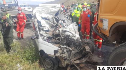  El siniestro vial sucedió en la ruta Oruro-Cala Cala, la mañana del jueves /LA PATRIA