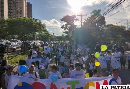 Padres de familia e hijos repudian el maltrato infantil /EL DEBER
