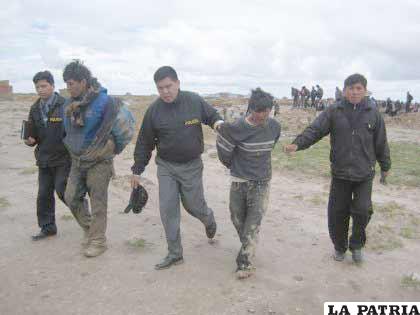 Antisociales son arrestados por efectivos policiales