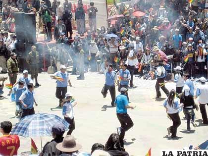 Presentación de bailarines de la Diablada “Urus” que festejaron de forma anticipada sus Bodas de Oro