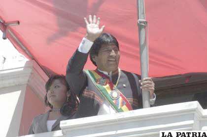 El presidente Evo Morales, saluda a las instituciones públicas y rivadas
orureñas