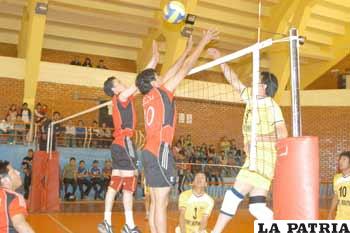 Del compromiso entre EJM y San Martín por el torneo oficial de volei 2009.