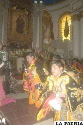 El Conjunto más antiguo del Carnaval, la Gran Tradicional Auténtica Diablada Oruro, a los pies de la Virgencita del Socavón