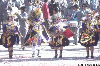 La Fraternidad Artística y Cultural La Diablada deslumbró al público