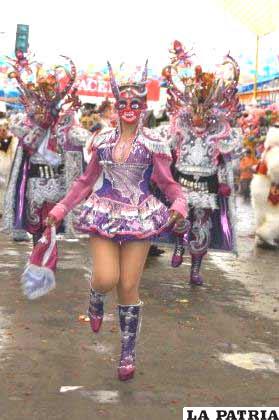 Importante personaje de la Diablada Ferroviaria, la China Supay 