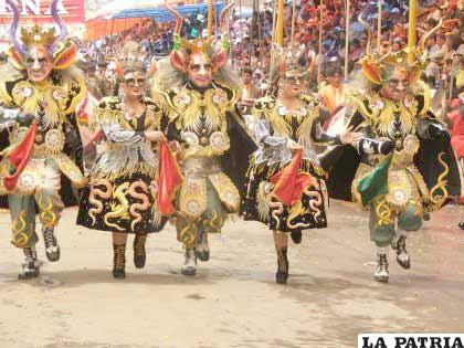 La danza de la Diablada tiene su origen en Oruro y es emblemática de su carnaval
