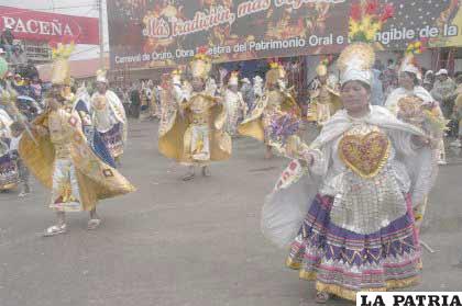 Con pasos de reverencia, los “Incas Hijos  del Socavón”