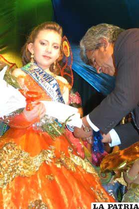 En medio de un cuadro de fantasía infantil, Daniela Miralles Zenteno fue coronada como Reinita del Corso Infantil 